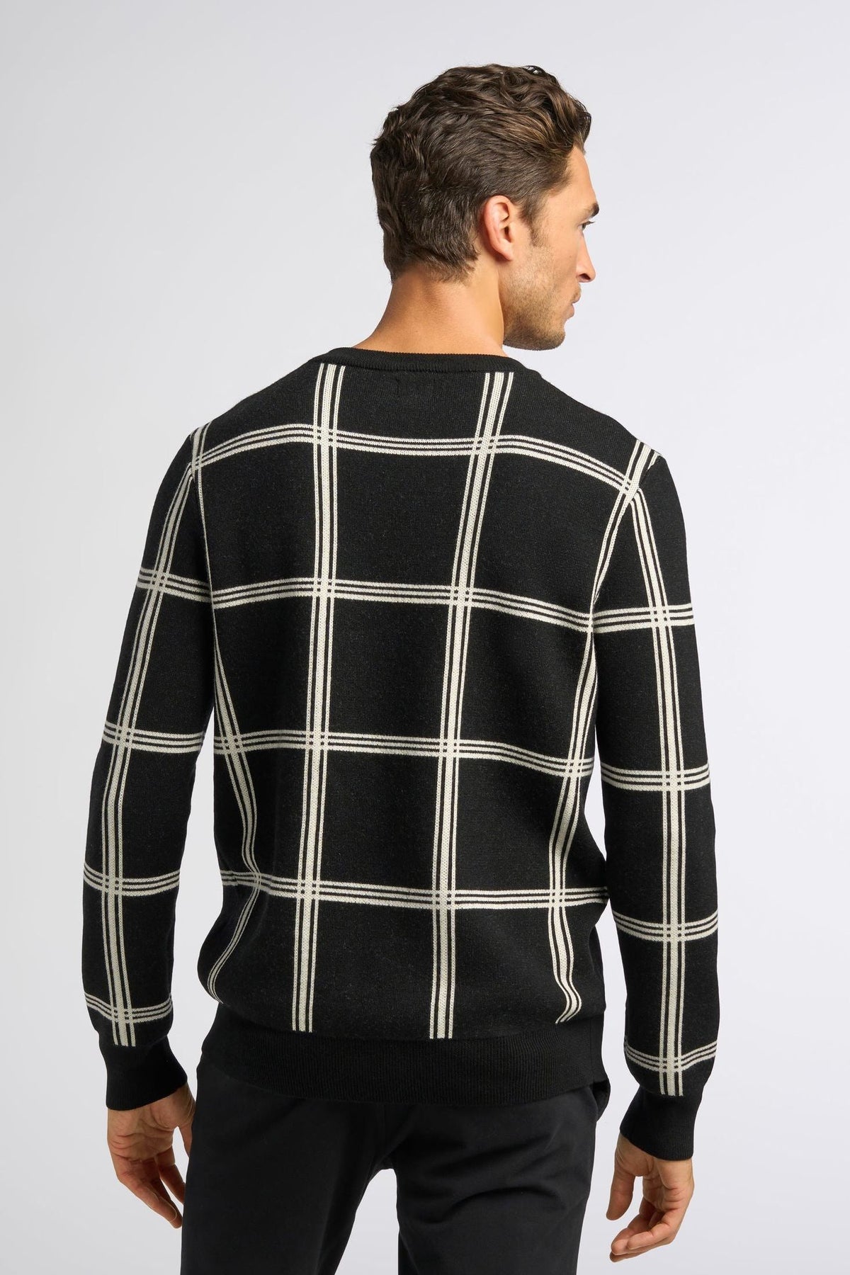 Black/Egret-Windowpane_M_Harvey_all